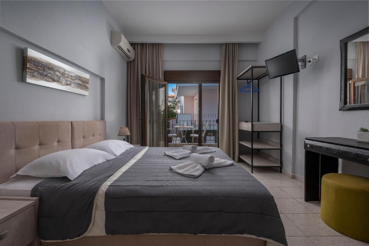 Adonis Hotel Pefkochori Eksteriør bilde